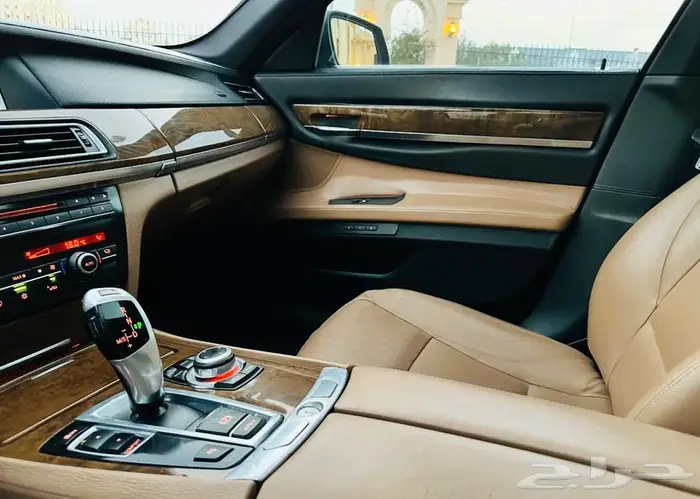 للبيع BMW 740 لارج نظيف تماما  2011 خالي المشاكل 29