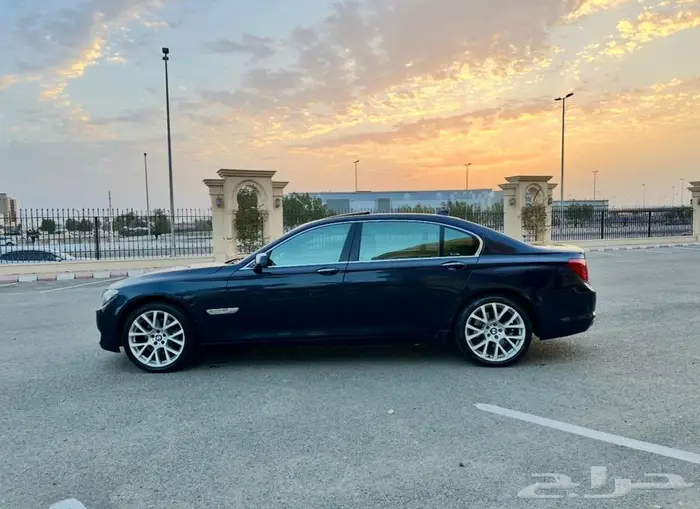 للبيع BMW 740 لارج نظيف تماما  2011 خالي المشاكل 15