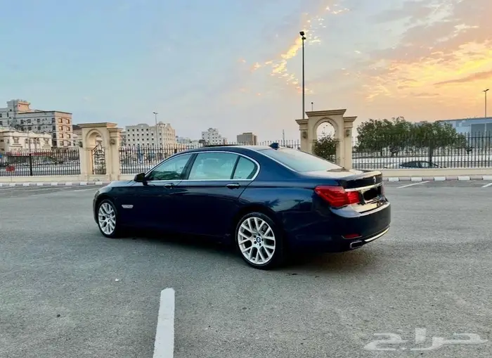 للبيع BMW 740 لارج نظيف تماما  2011 خالي المشاكل 2