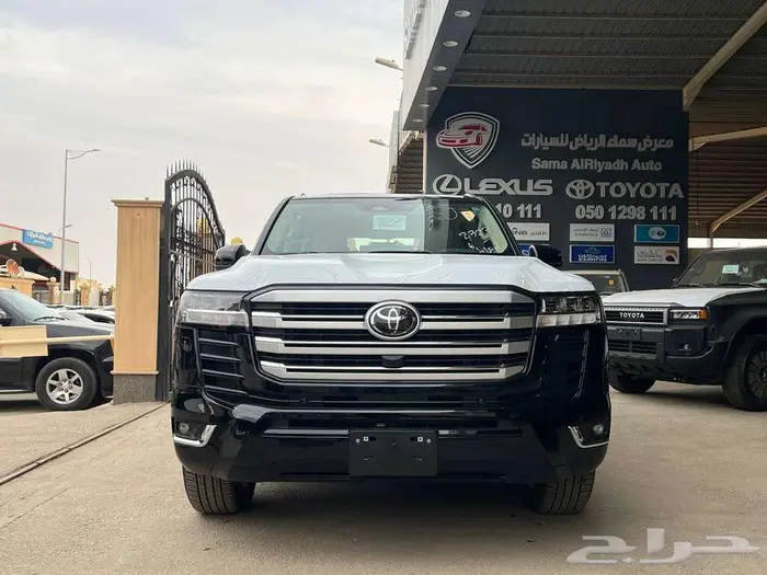 تويوتا لاندكروزر GXR-3 بنزين 2025 كاش واقساط ودفعتين 0