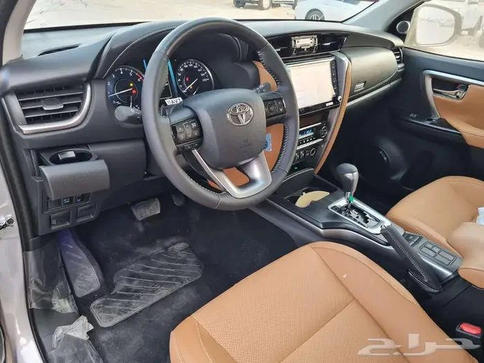 تويوتا فورشنر VX3-S فل الفل بنزين 2025 سعودي 5