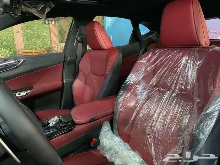 لكزس - NX350 - 2025 - AA - بنزين - داخلي احمر و جملي 5