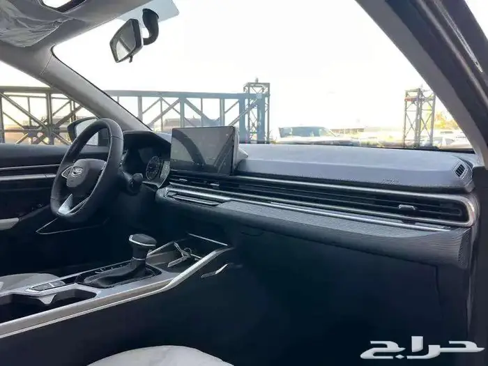 جيلي-امجراند-ستاندر-2024 8