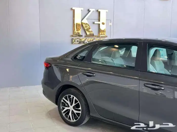 جيلي-امجراند-ستاندر-2024 2