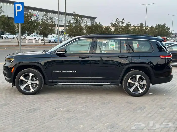 جيب جراند شيروكي ليمتد بلس موديل 2024 ب 212750 شامل الضريبه 3