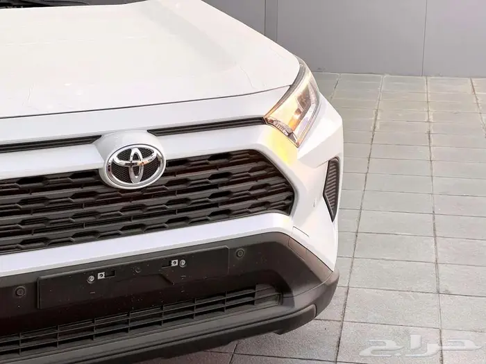 تويوتا راف فور LE دفع امامي بنزين 2025 13