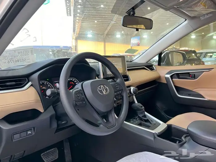 تويوتا راف فور LE دفع امامي بنزين 2025 5