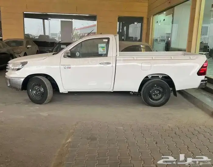 تويوتا هايلوكس غمارة ديزل 2.4 موديل 2025 متوفر لدى الحسن 1