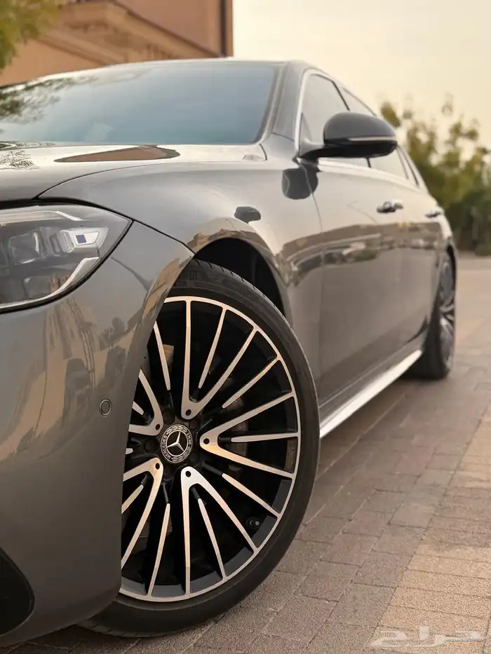 مرسيدس 2023 S 500 شاشات فل كامل 5