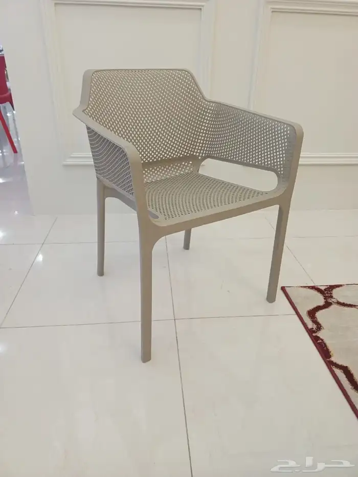 كراسي فايبر ملونه طاولات فايبر خارجية كافيهات ومطاعم 45