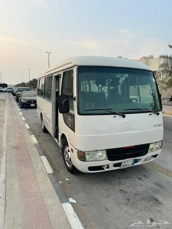 باصات للإيجار الشهري 25