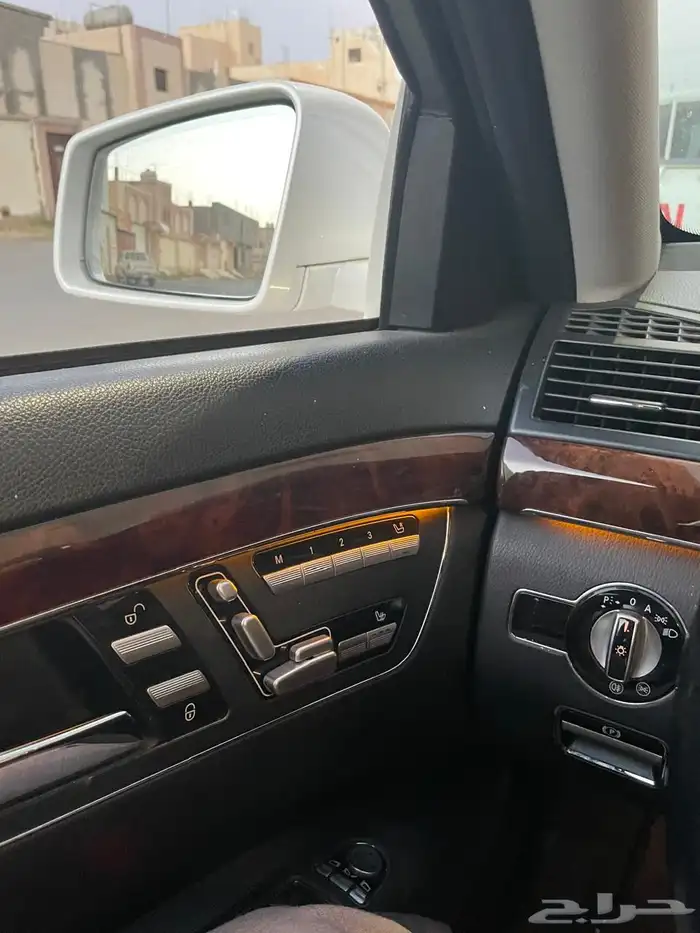 للبيع مرسيدس مديل 2010 12