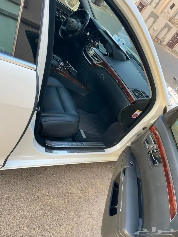 للبيع مرسيدس مديل 2010 5