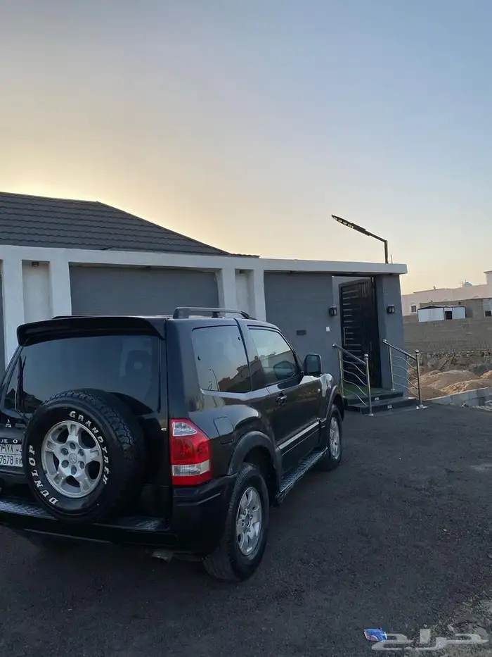 جيب بيع تشليح كامل وكل شى شغال بودي بلد قابل للتفاوض بسيط 10