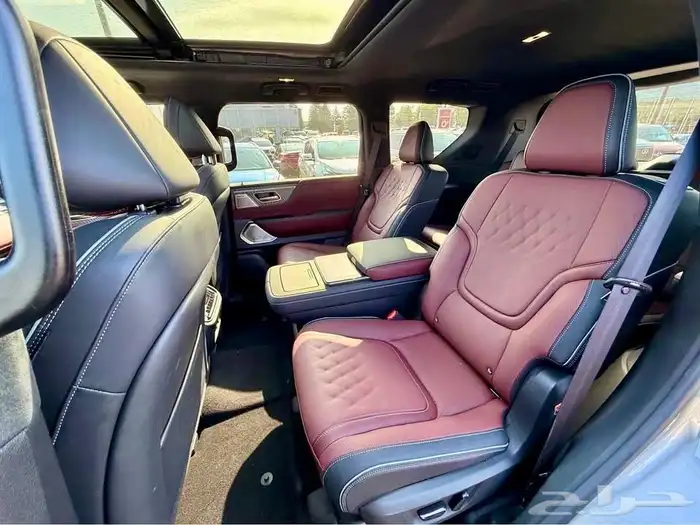 للبيع انفنتي QX80 موديل 2025 شبه اصفار وارد كندا 3