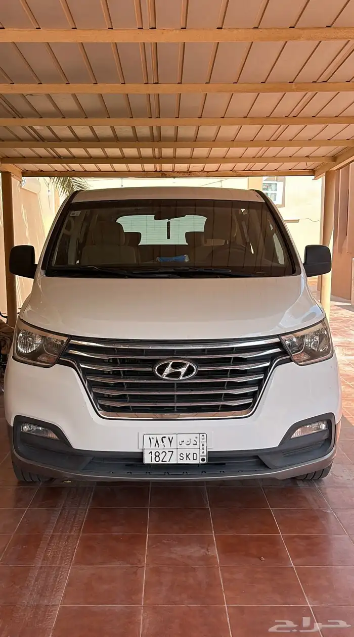سيارة عائلية من نوع هونداي H1 2020 0