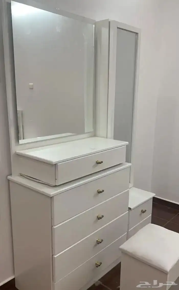 تسريحة نظيفه للبيع 0