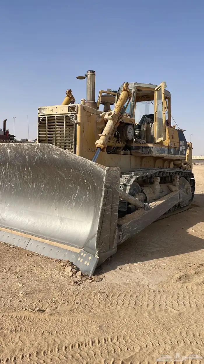 بلدوزر كماتسو 155 للايجار 3