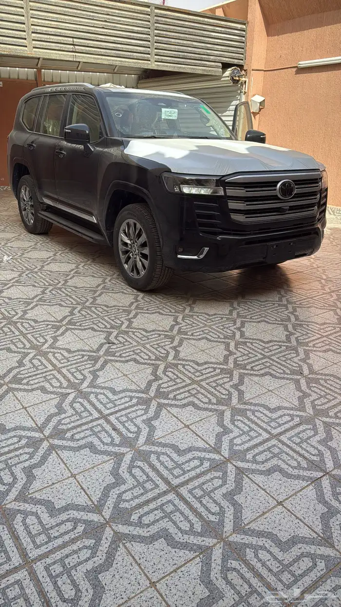 لاندكروزر 2025 L4 اسود جكسار سعودي 5