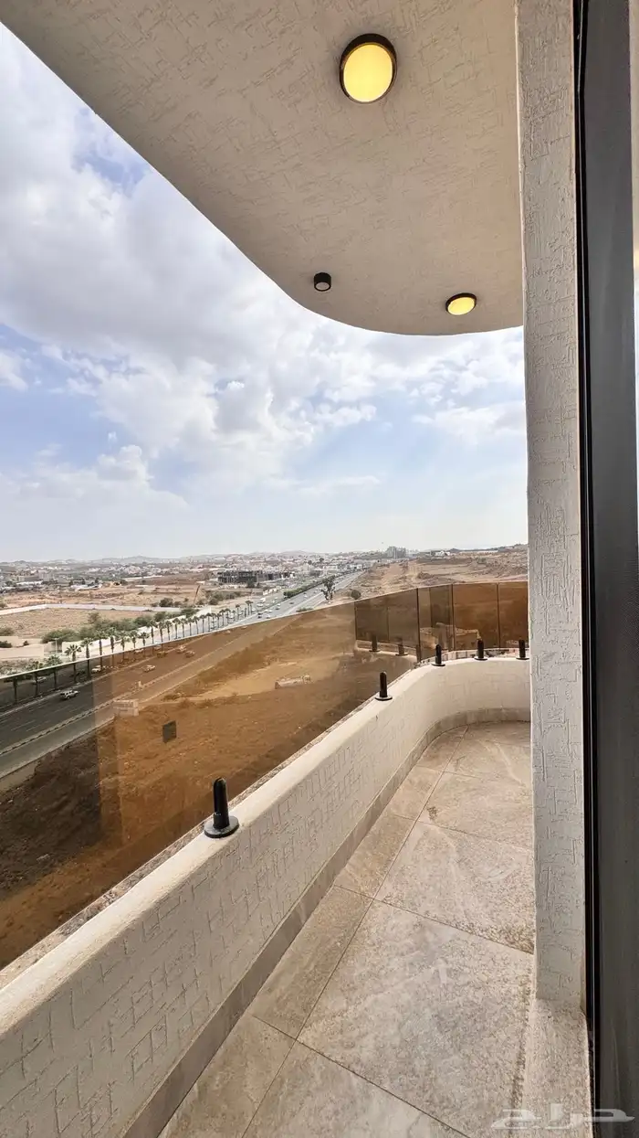 للبيع شقق ارضى وعلوي ابهامقابل المطار 470 الف فقط 17