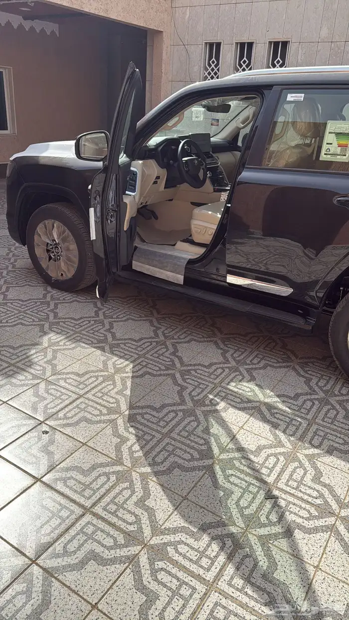 لاندكروزر 2025 L4 اسود جكسار سعودي 2