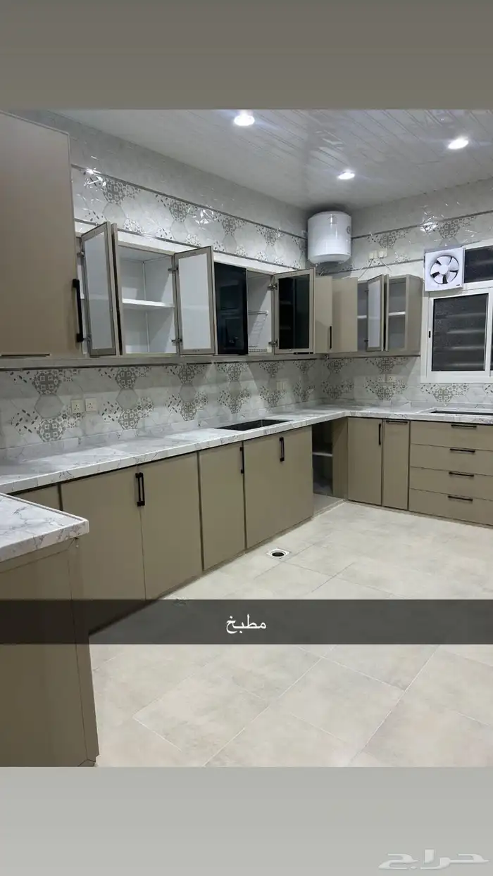 شقه في خميس مشيط ثاث 4