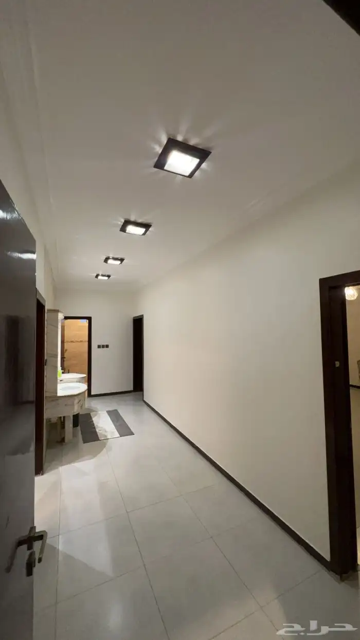 شقة للايجار موثثة بسطح VIP 24