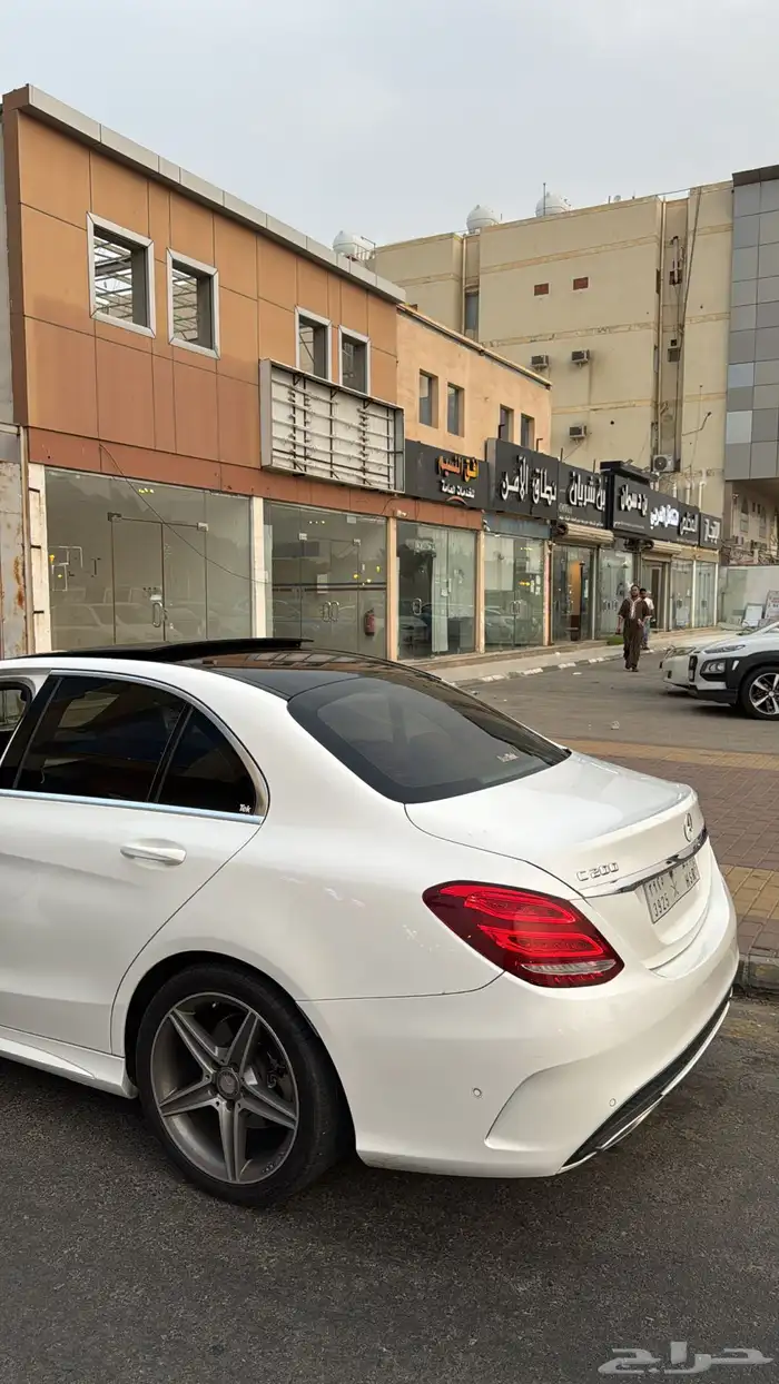 للبيع مرسيدس c200 2015 2