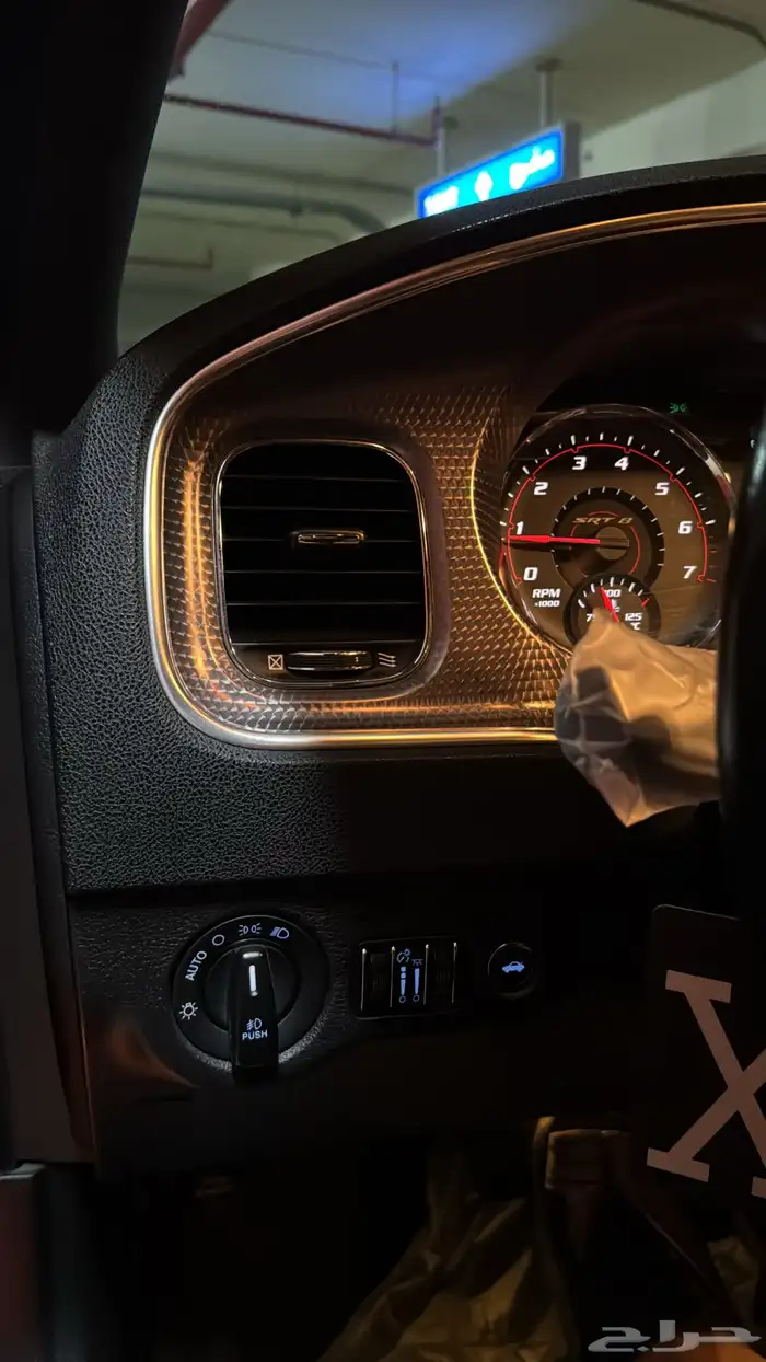تشارجر srt8 2