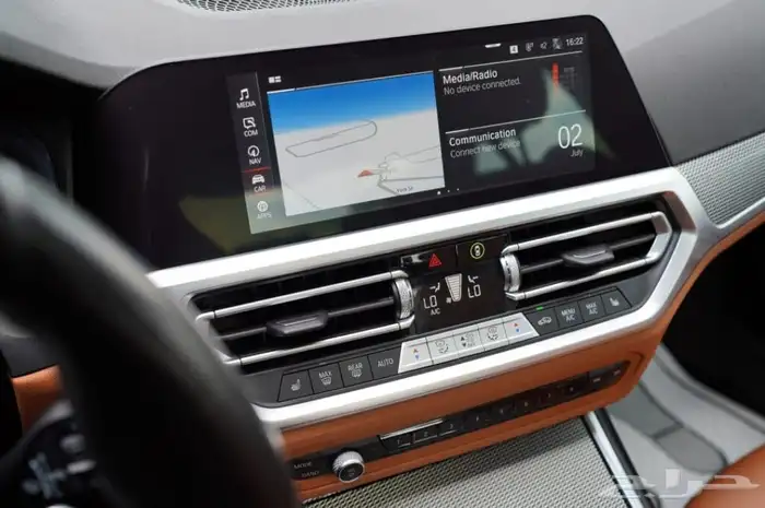 بي ام دبليو BMW 3 Series 330i XDrive Sedan موديل 2021 12