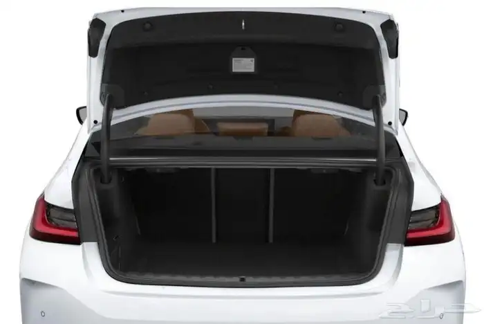 بي ام دبليو الفئة الثالثة BMW 3 Series 330i موديل 2025 11