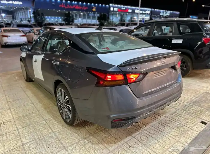 نيسان التيما SV نص فل 2025 كاش وتقسيط 3