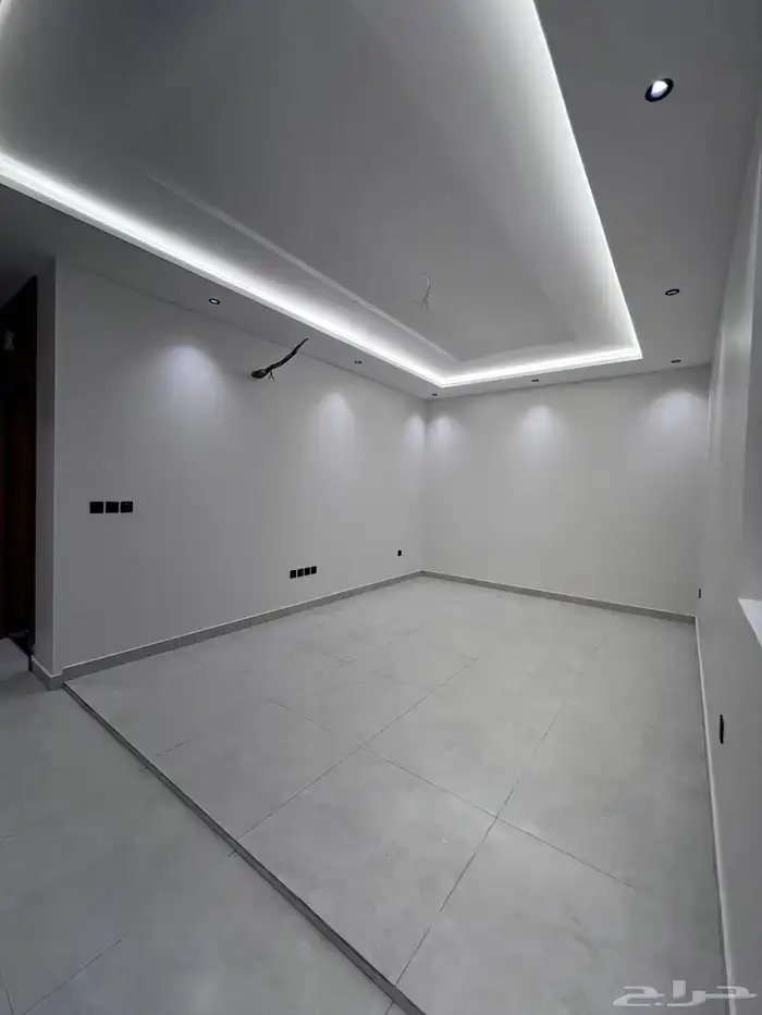 شقق فاخره للبيع في حي النزهه 5 غرف وصاله افراغ فوري 2