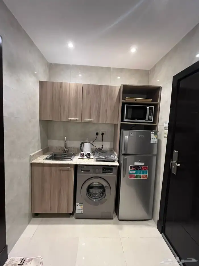 غرف وسويتات فاخرة للإيجار الشهري بشارع العليا 5