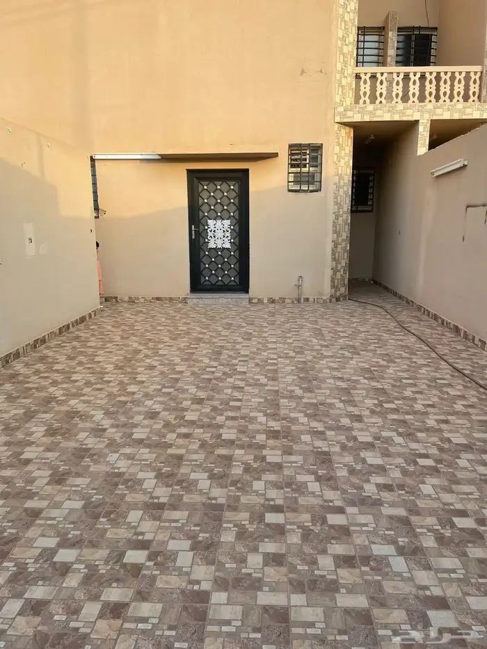 للإيجار شقة عوائل 4