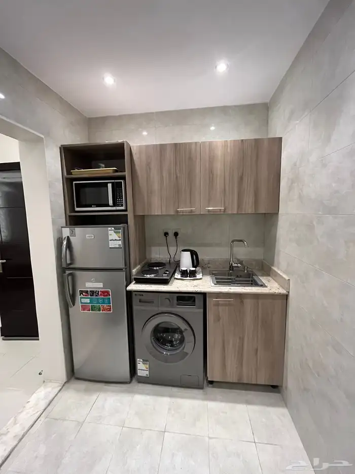 غرف وسويتات فاخرة للإيجار الشهري بشارع العليا 4