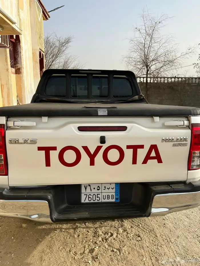 غطا تويوتا هايلوكس من 2016- الئ 2025 0