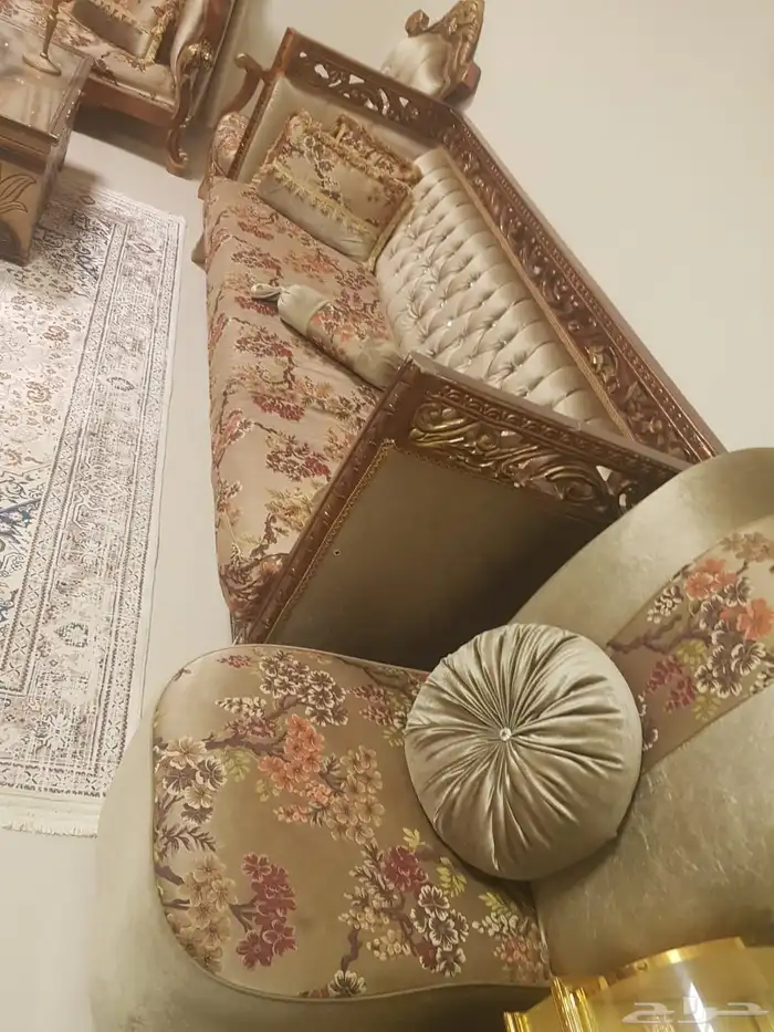 كنب كلاسيكي للبيع 0