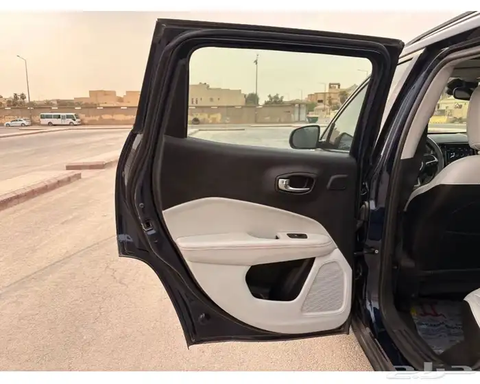 جيب كومباس 2020 3