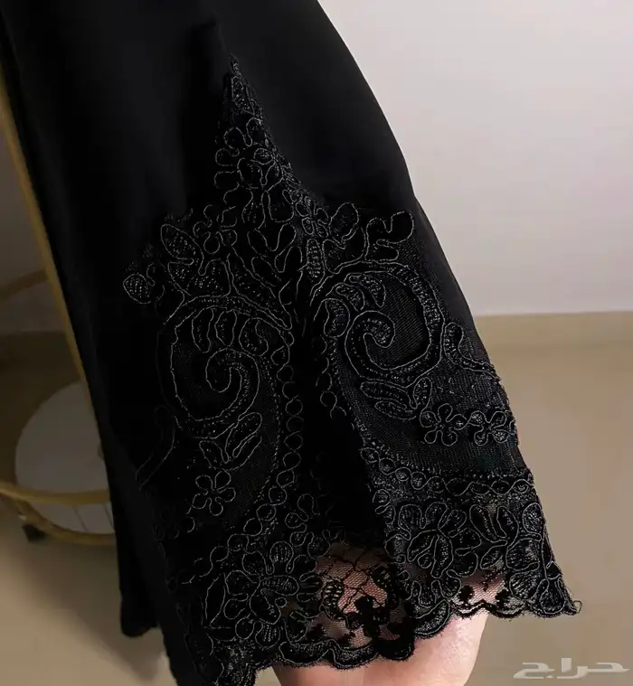 عبايه جديده دانتيل لبستها مره وحده بس 3