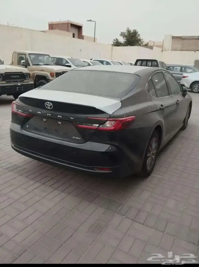 تويوتا كامري E هايبرد 1