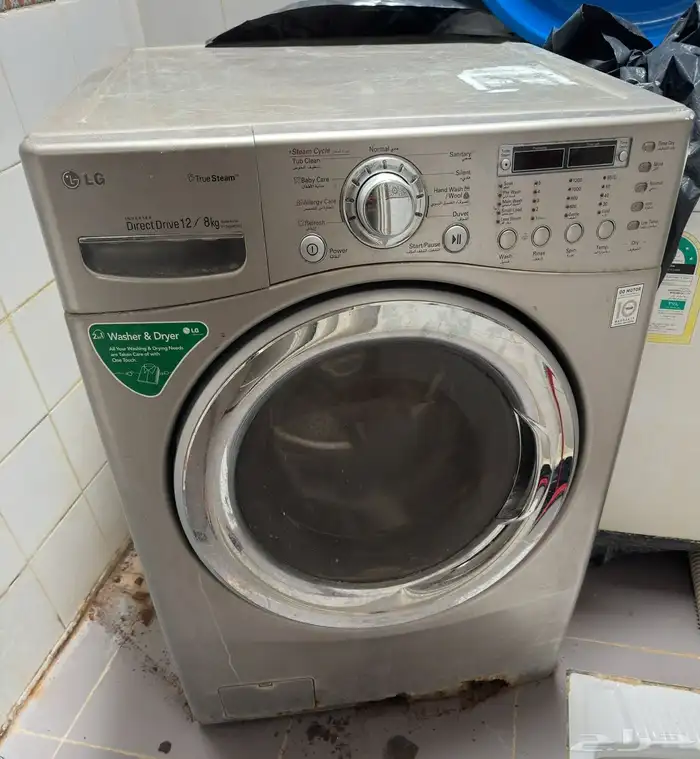 طاولات وغساله اتوماتيك وسرير وباب خشب وفرن كهربائي 3