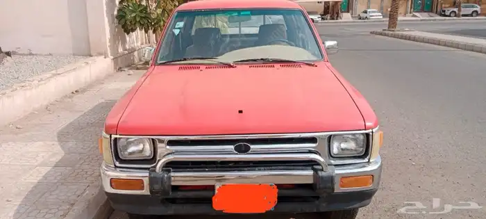 وانيت تويوتا موديل 96 احمر 2