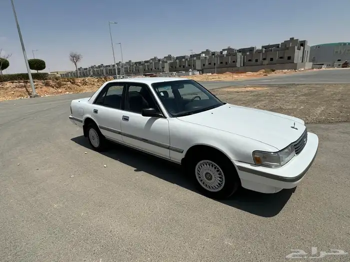 كرسيدا 1994 ابيض ماشي 117 الف نظيف 22