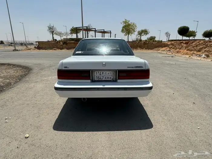كرسيدا 1994 ابيض ماشي 117 الف نظيف 24