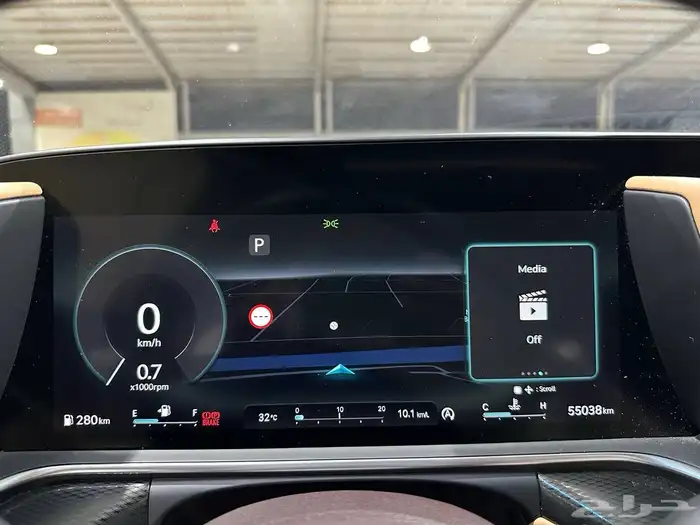 جينيسس G90 اسود 2023 . رصد الفخامة 23