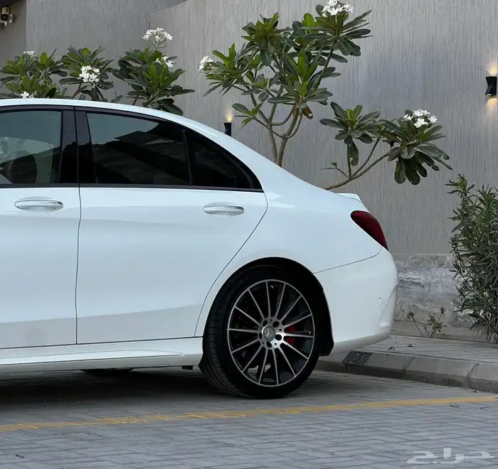 مرسيدس 2016 فئة C450 فل كامل الرياضيه موتر شرط الفحص 10