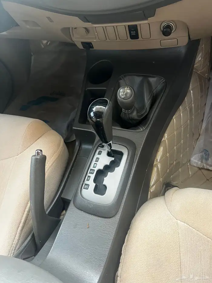 للبيع فورتشنر vx1ستة سلندر 10