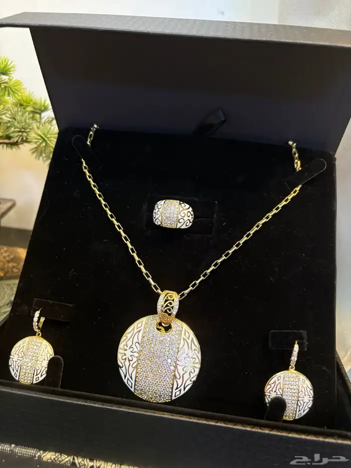 طقم اكسسوار فخم جدا 0