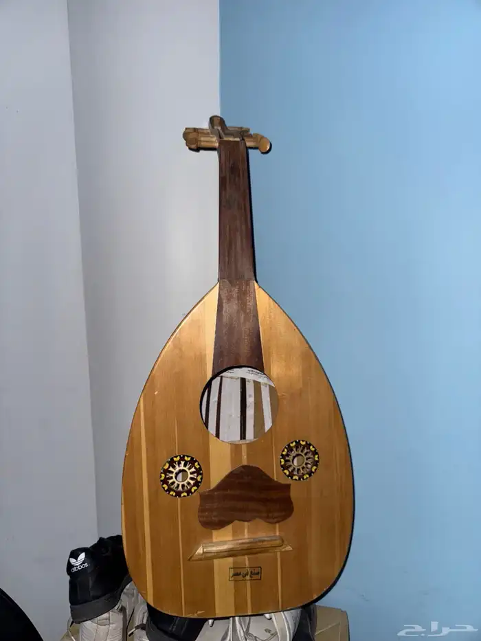 عود موسيقي للبيع رخيص 1